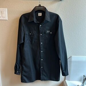 Men’s M Pearl snap button up collared black Grunt Style long sleeve shirt